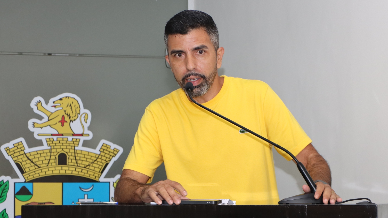 RICARDO TREVISANO PONTUA QUE NÃO FALTAM MÉDICOS NA UPA, MAS FALTA “MÉDICO COM CORAGEM PARA TRABALHAR” 