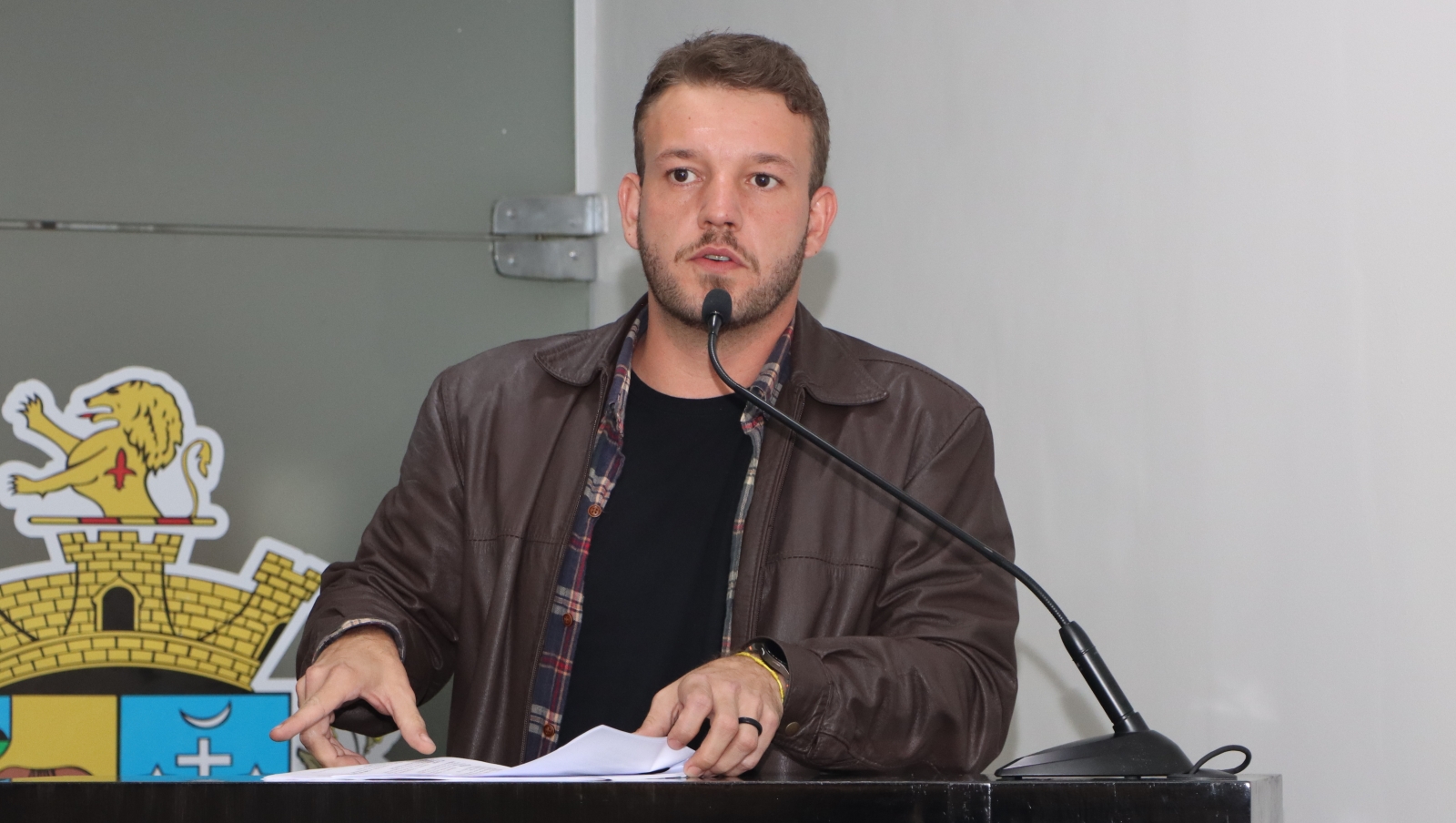 KELVIN COBRA A CONCLUSÃO DA REFORMA NA ESCOLA DO BAIRRO CAMPINHO