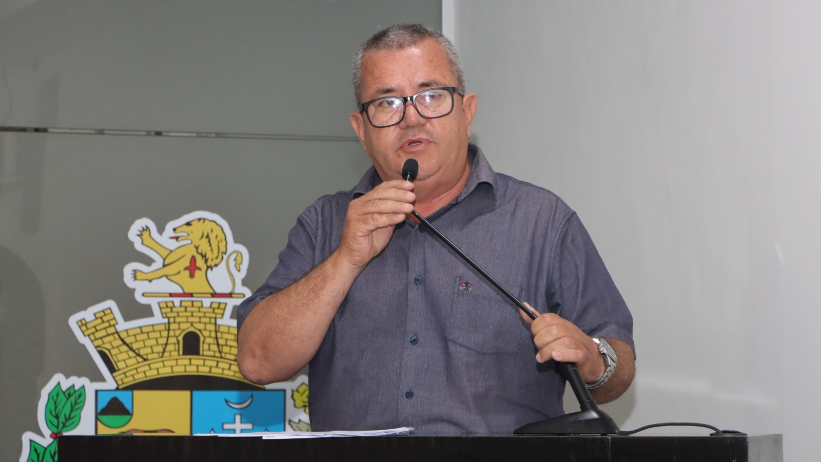 MÁRCIO DO SANTA RITA EXPÕE FALTA DE MANUTENÇÃO EM ESCOLAS E UNIDADES DE SAÚDE DE TATUÍ