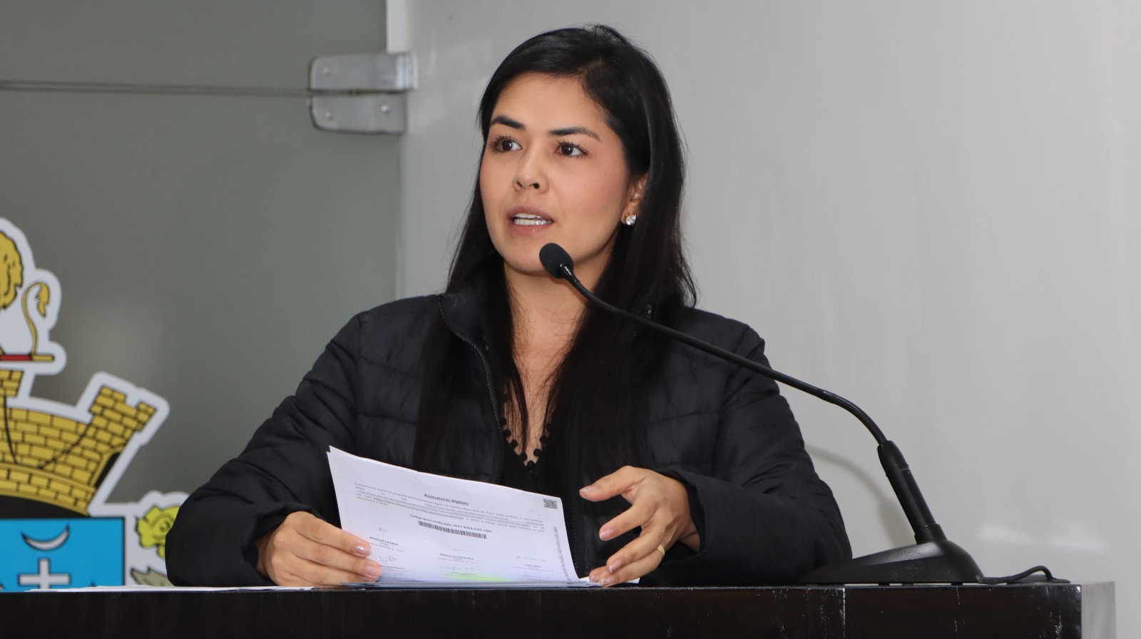 CINTIA YAMAMOTO QUESTIONA PREFEITURA SOBRE A CONTRATAÇÃO DE CUIDADORES PARA ESCOLAS MUNICIPAIS