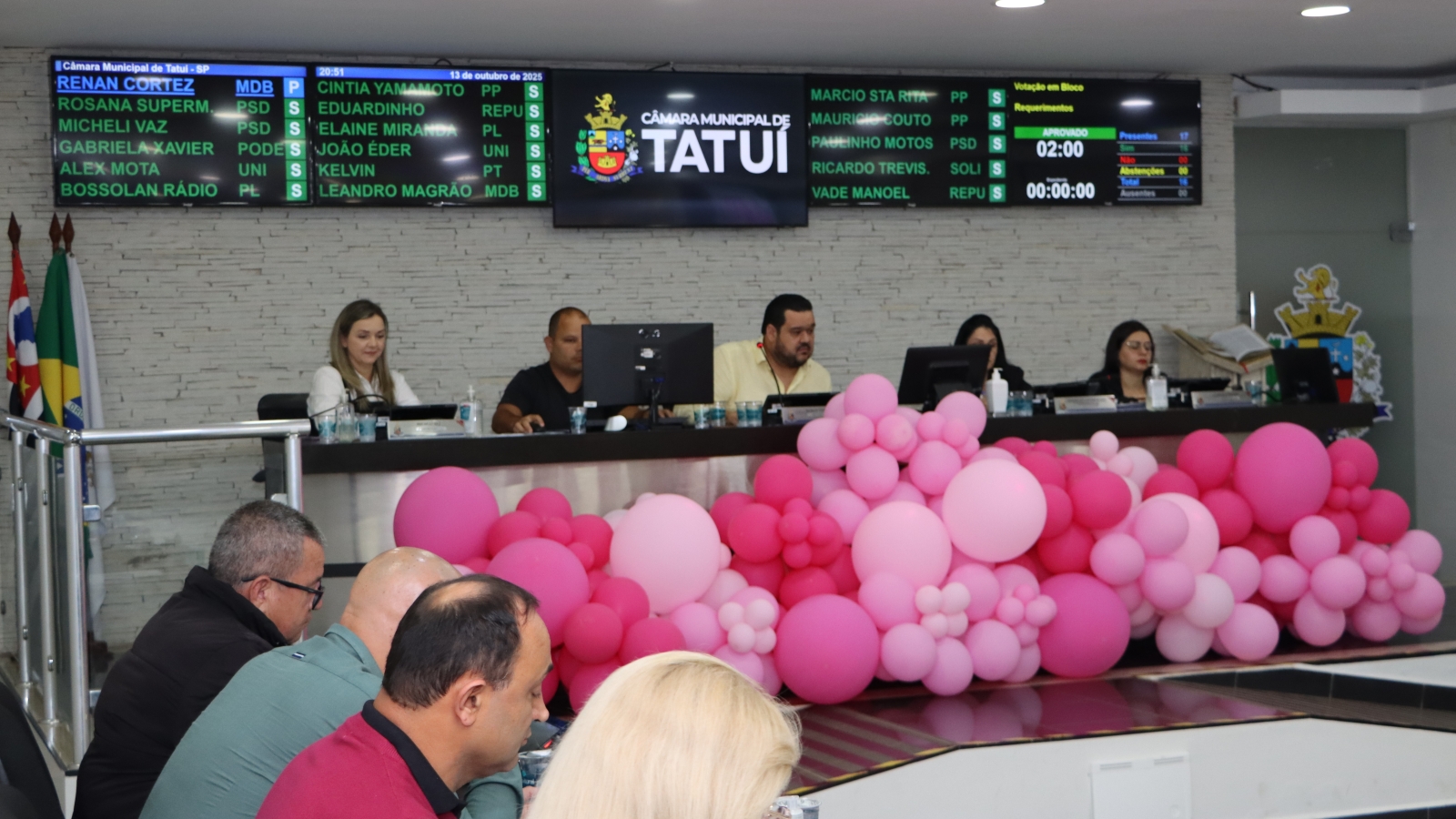 MAIS QUATRO PROJETOS SÃO APRESENTADOS EM SESSÃO ORDINÁRIA