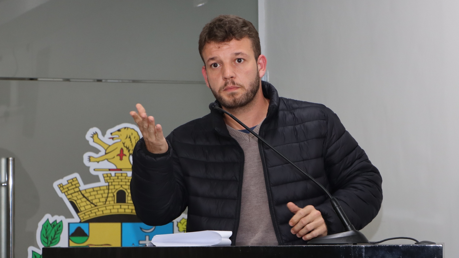 KELVIN FAZ MOÇÃO DE APLAUSOS A GLÁUCIA MOURA