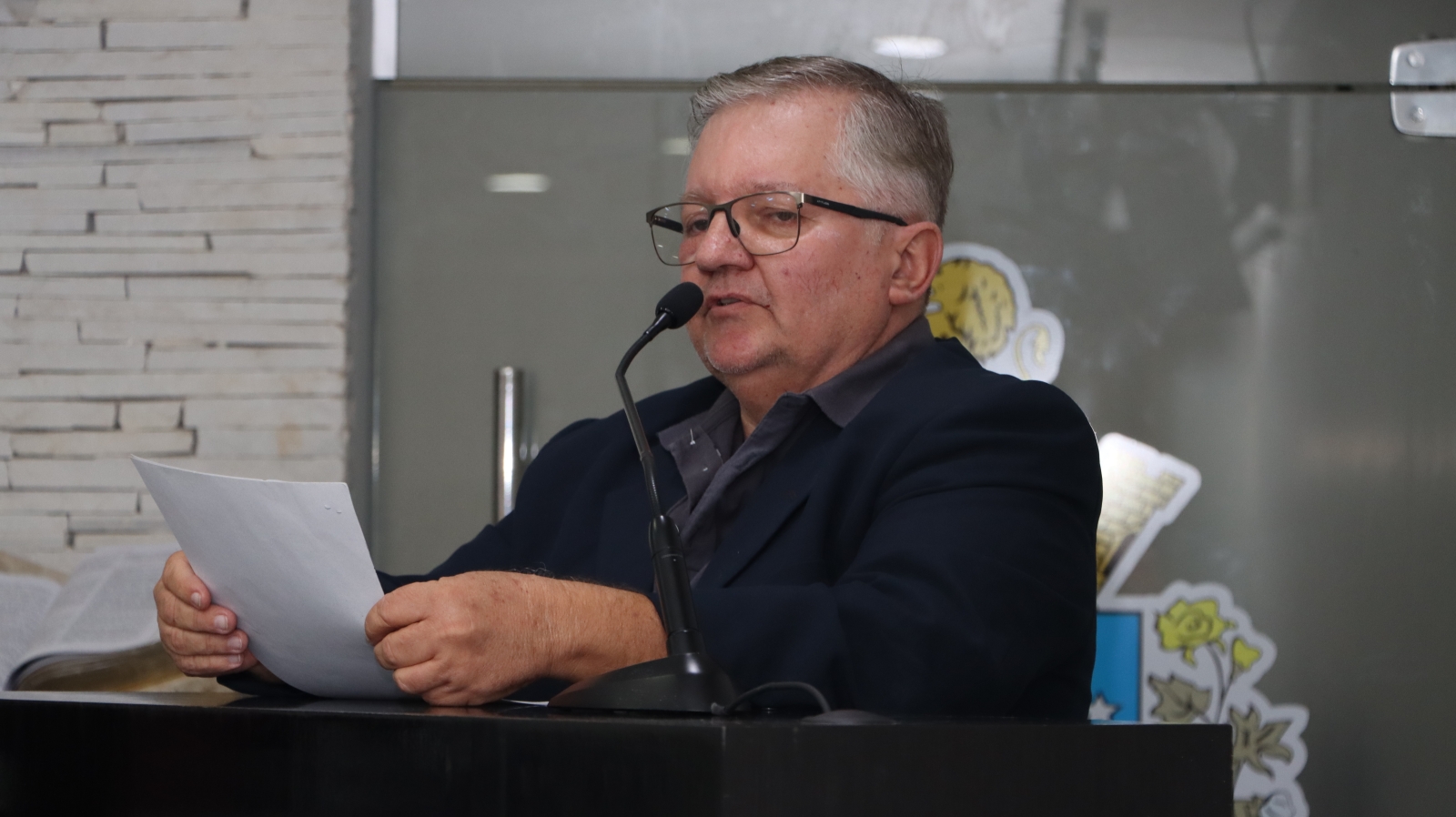 PROIBIÇÃO DE ABASTECIMENTO E COMERCIALIZAÇÃO DE COMBUSTÍVEIS A CRIANÇAS E ADOLESCENTES É APROVADA PELA CÂMARA
