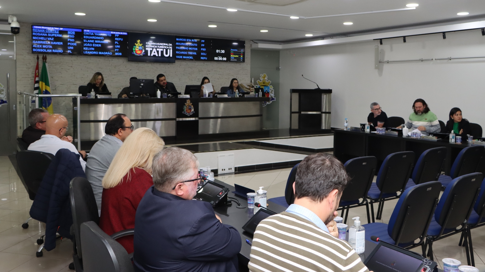 SESSÃO ORDINÁRIA TEM CINCO NOVOS PROJETOS APRESENTADOS