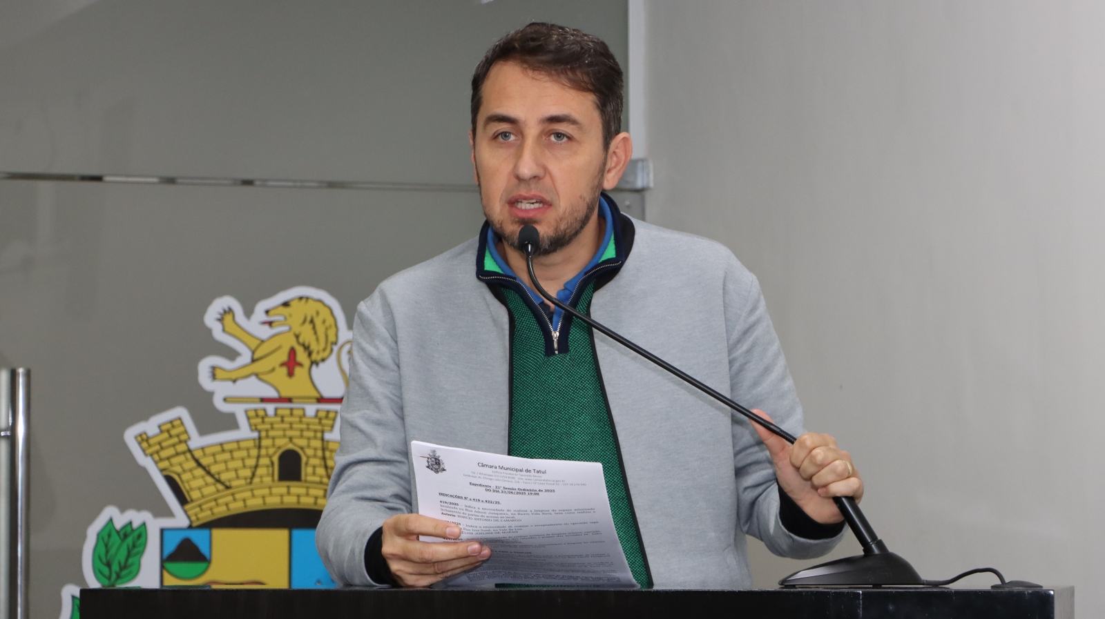 PAULINHO MOTOS SAÚDA OS HOMENAGEADOS PELAS MOÇÕES DE APLAUSOS