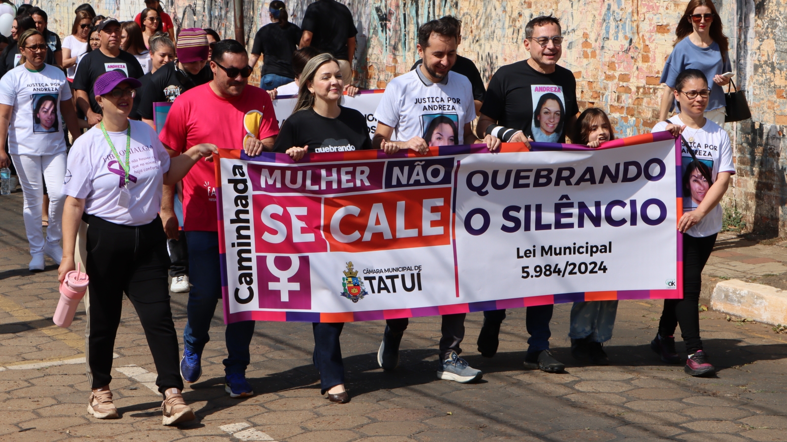 CAMINHADA “MULHER, NÃO SE CALE: QUEBRANDO O SILÊNCIO” REÚNE CENTENAS DE PESSOAS 