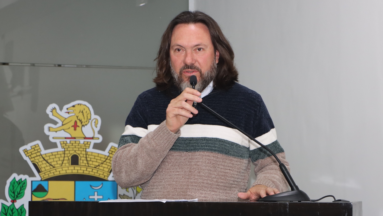 MAURÍCIO COUTO DENUNCIA A EXISTÊNCIA DE APARELHOS DE ELETROCARDIOGRAMA QUEBRADOS EM UNIDADES DE SAÚDE