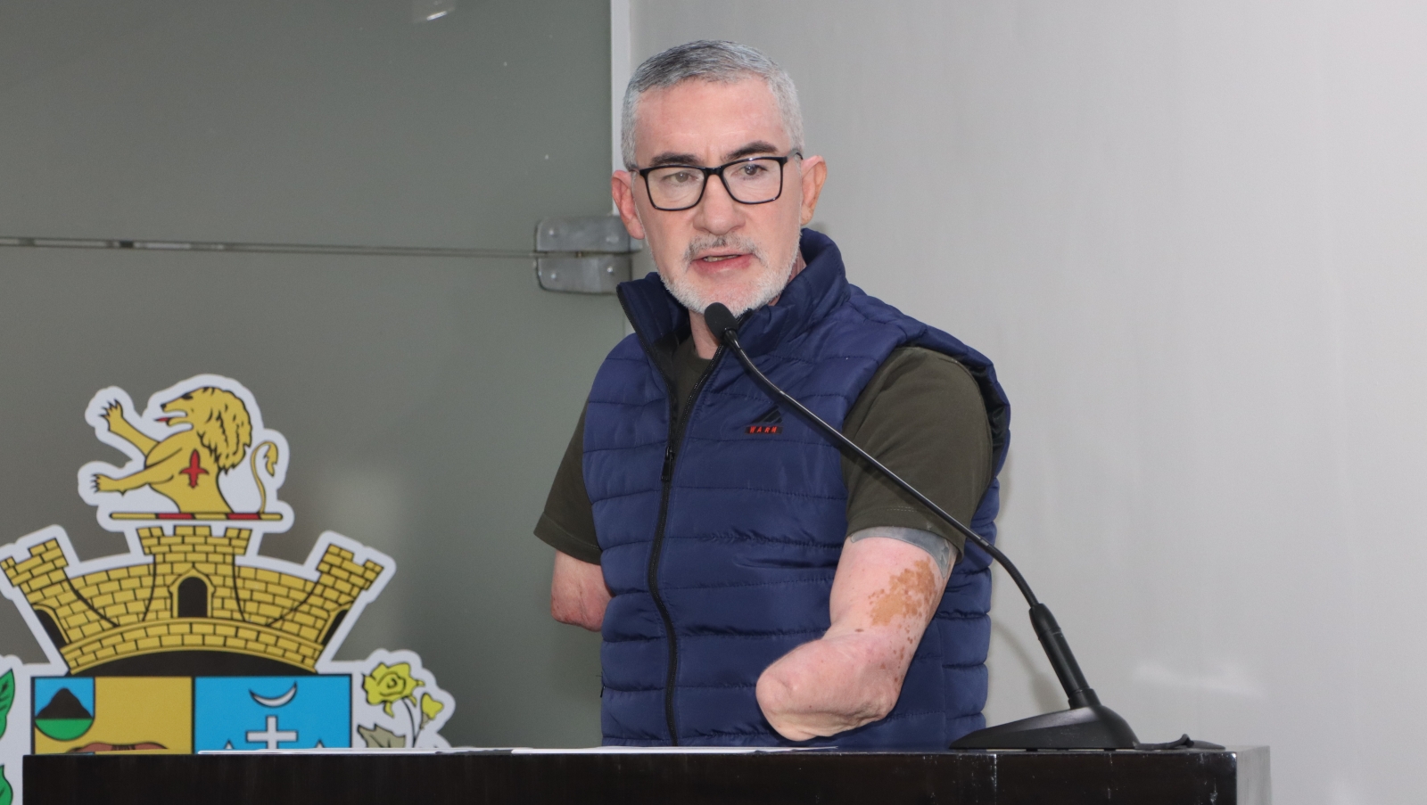 VADE MANOEL REQUER INFORMAÇÕES SOBRE RESERVA DE VAGAS PARA IDOSOS E PESSOAS COM DEFICIÊNCIA NO CENTRO DE TATUÍ