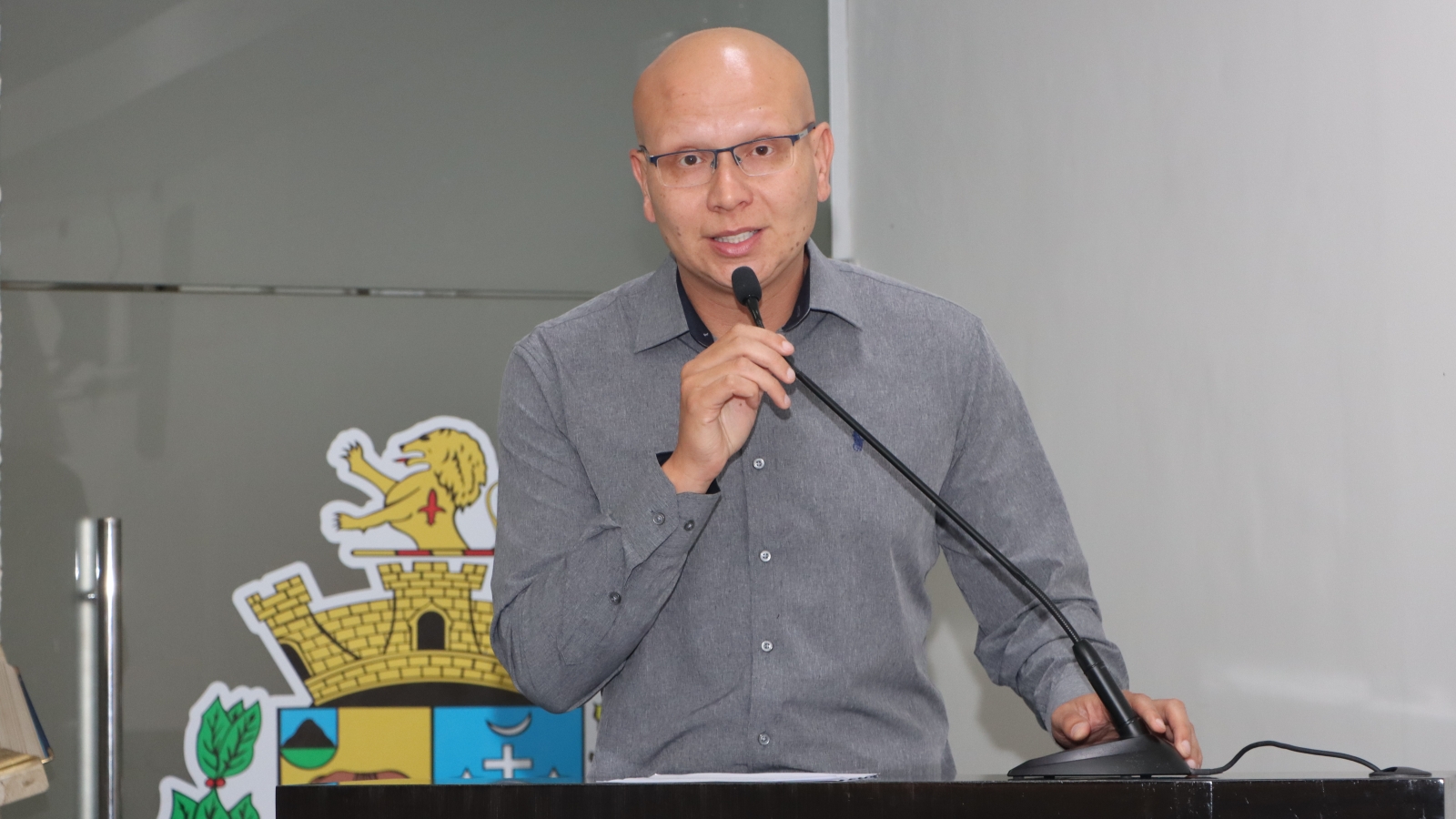 JOÃO ÉDER PEDE INFORMAÇÕES SOBRE DESCONTO SALARIAL DE SERVIDORES QUE APRESENTAM DECLARAÇÕES MÉDICAS